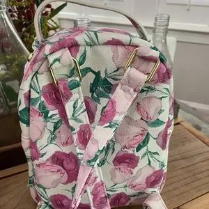 Betsey Johnson Floral (9\